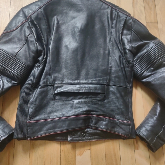 Magnum Black Leather Jacket - Picture 14 of 16